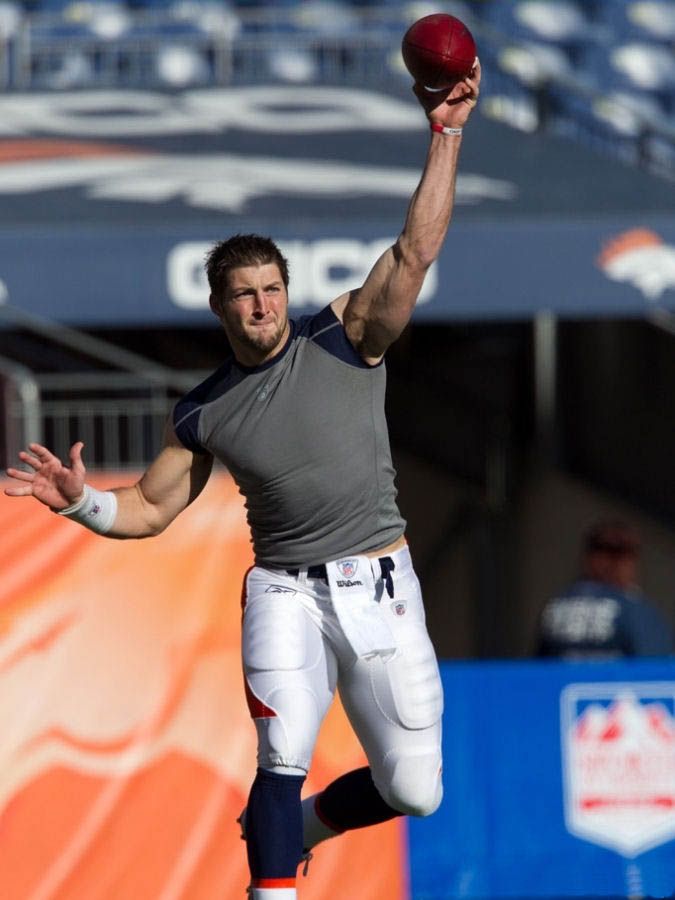 Male Celebrities 26 Gorgeous Pictures Of Tim Tebow Yes He Is Beyond What We Could Ask For Man