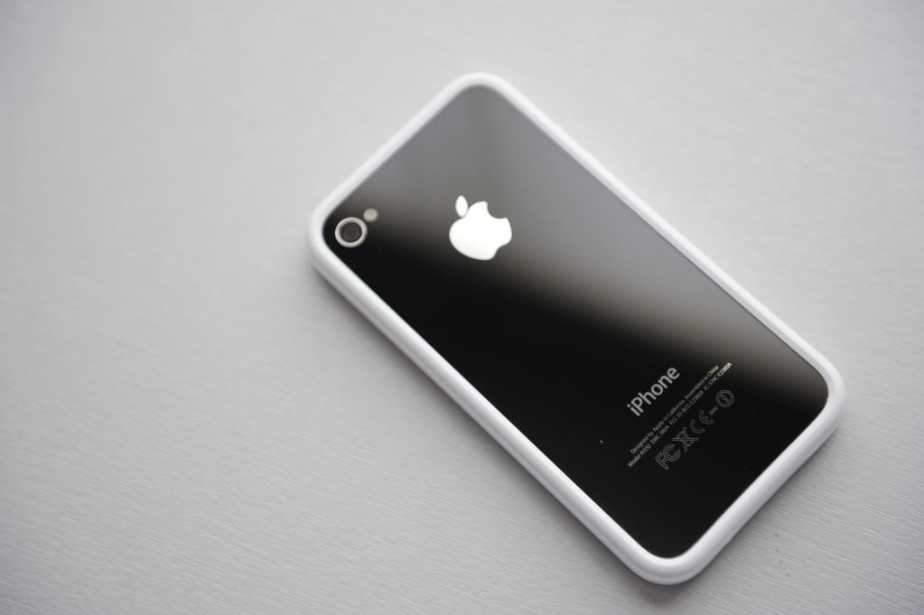 black iphone 4 white bumper. iPhone 4 and White Bumper