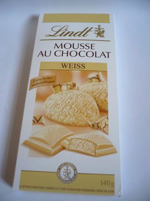 lindtmousseauchocolatwhite02.jpg