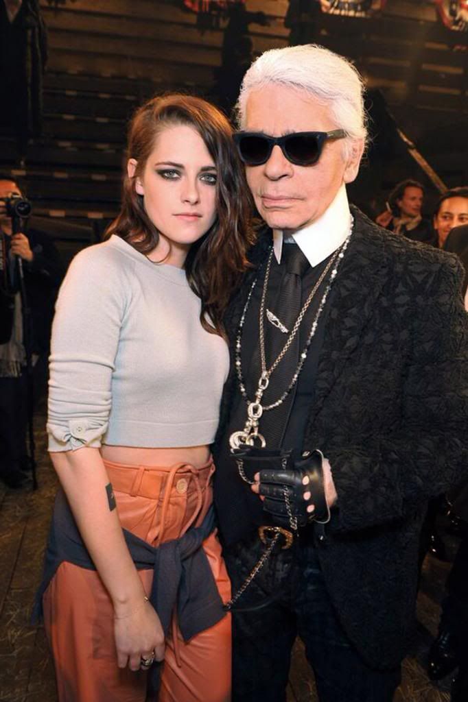  photo Kristen-Stewart-Karl-Vogue-11Dec13-Chanel-Twitter_b_zps8cae508a.jpg