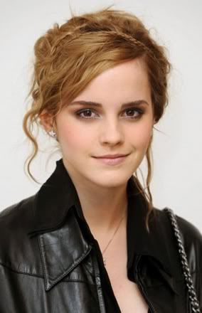 emma watson kissing harry potter. British actress Emma Watson