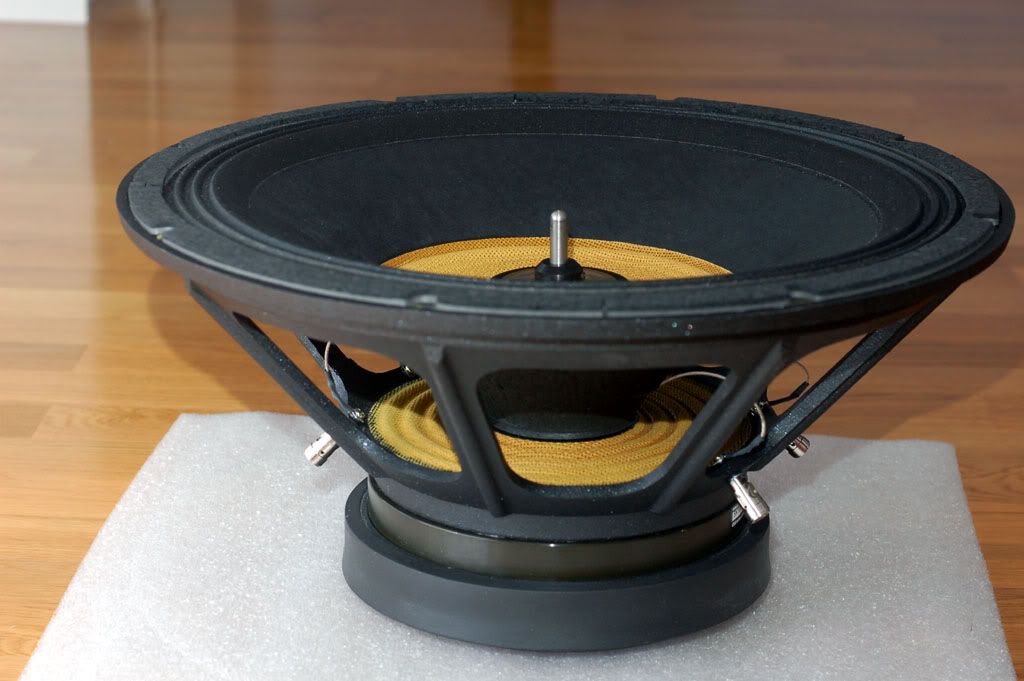 cerwin vega stroker 18