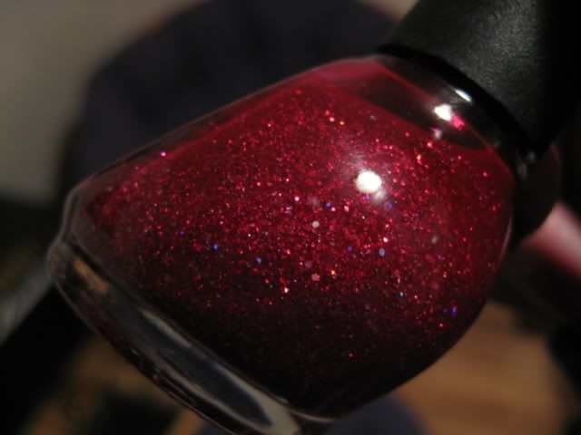 Nicole,Sensational Scarlet,glitter,holiday,holiday 2010,red,bottle pic