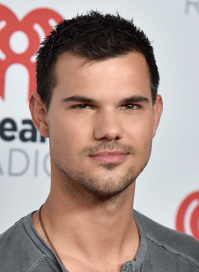 famousmales forums > Taylor Lautner -- updated classic b x w