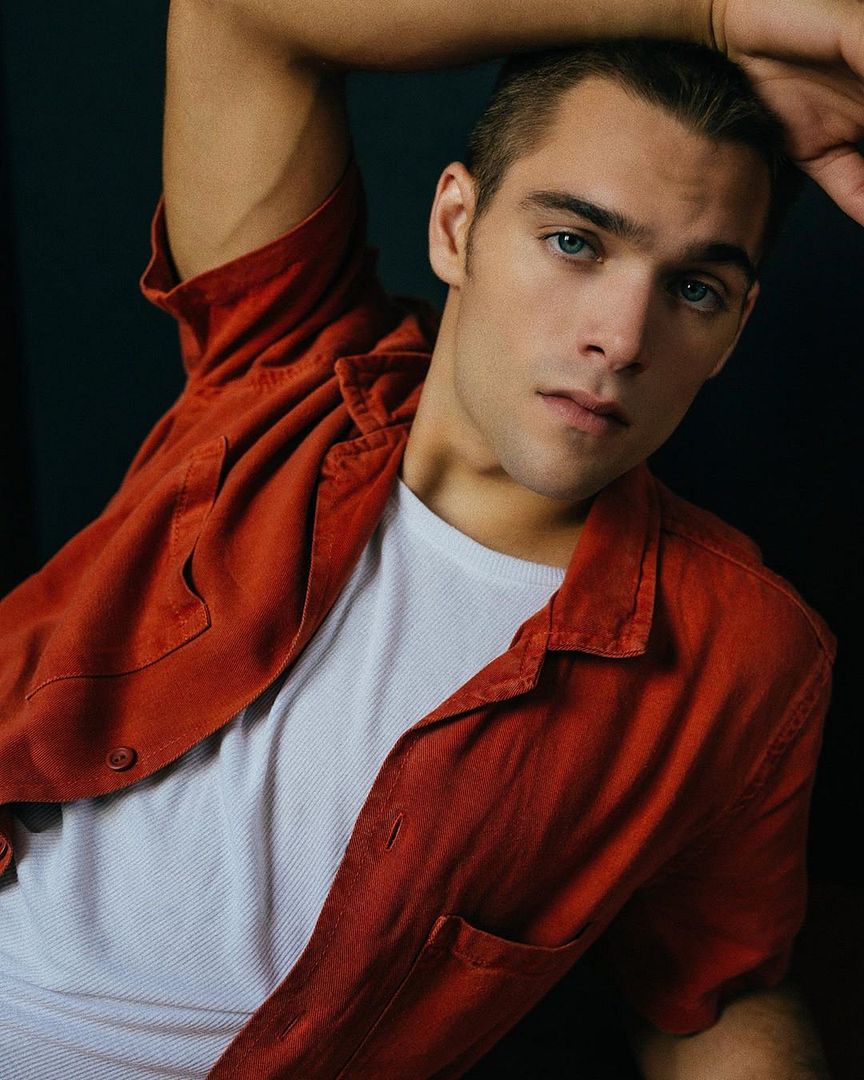 Dylan Sprayberry | incl feet | - famousmales