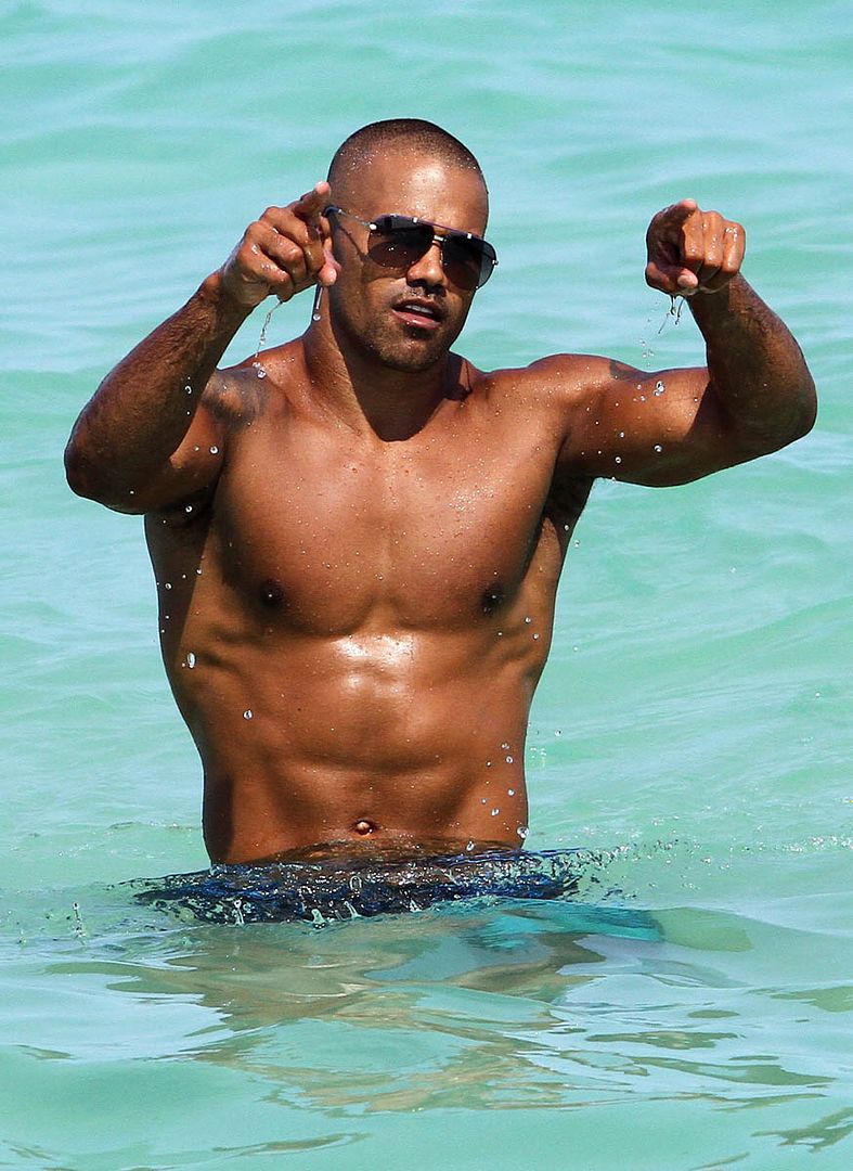 Shemar Moore Nude on gay beach MERGED THREADS.